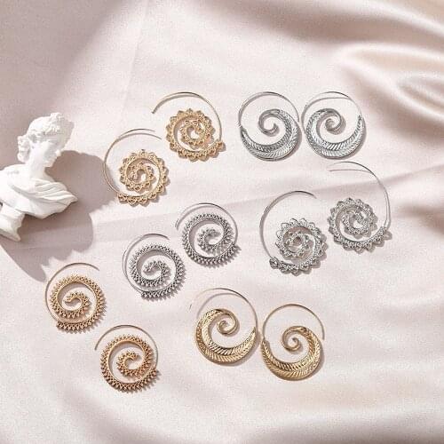 2020 New Bohemian Spiral Pendant Earrings Retro Golden Punk Swirl Gear Drop Earrings Ladies Personality Earrings Beach Jewelry