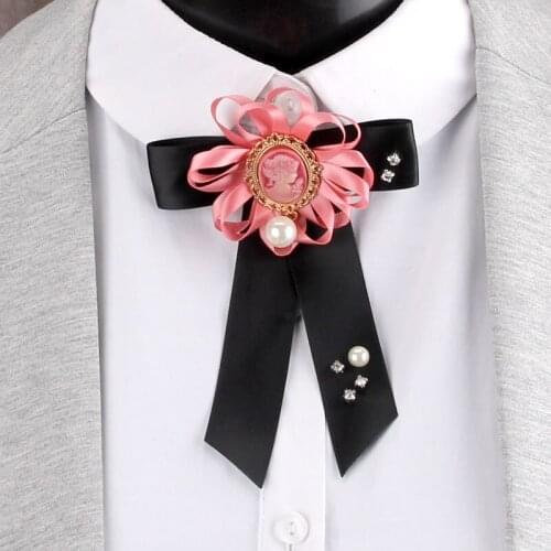 Charms Ribbon Brooches Jewelry Colorful Silk Cloth Queen Head Portrait Brooch For Women Girls Coat Suit Shirt Collar Pearl Pins
