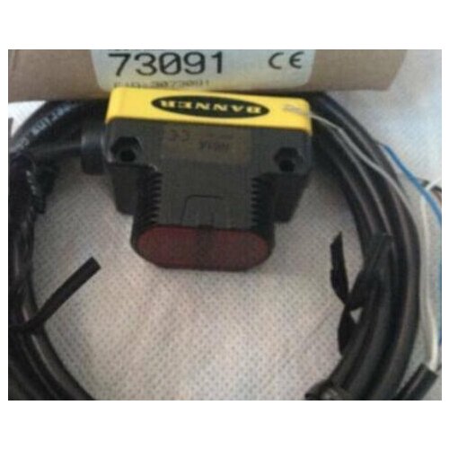 QS30FF600 Photoelectric Sensor, Fixed Field, Visible Red, Range 600 mm CUTOFF, 10-30 VDC 73091