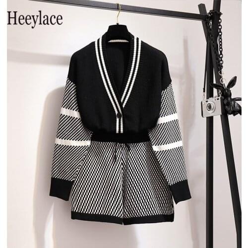2021 Fall Winter Knitting Two Piece Set Long-Sleeved Single Breasted Striped patchwork Sweaters And Plaid Shorts Suits