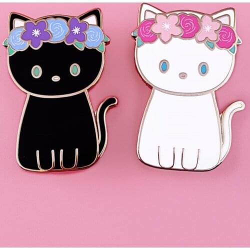 Black and White Cat Wreath Lovers Brooch Pins Enamel Metal Badges Lapel Pin Brooches Jackets Jeans Fashion Jewelry Accessories