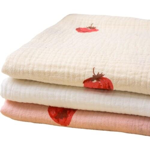 Width 53'' Cotton Strawberry Printed Crepe Cloth Gauze Fabric By The Half Yard For Babys Pajamas Pants Dress Material