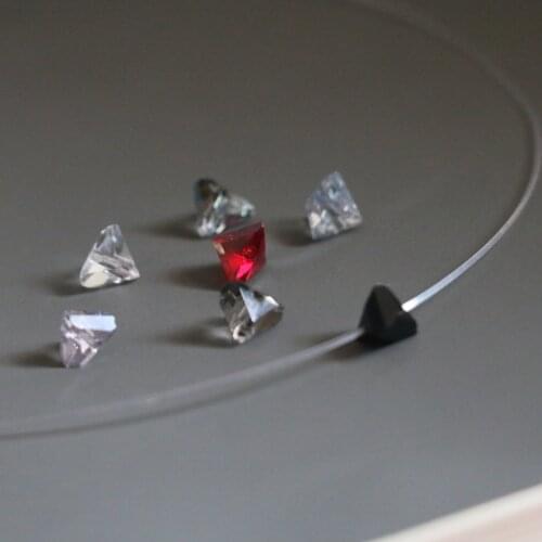 Simple Small Clear Color Red Acrylic Triangle Bead Choker Necklace Cute Transparent Fishing Line Chain Neck Clavicle Jewelry