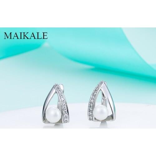 MAIKALE New Fashion Gold Triangle Cubic Zirconia Earrings with Pearl Stud Earrings for Women Jewelry Gift statement