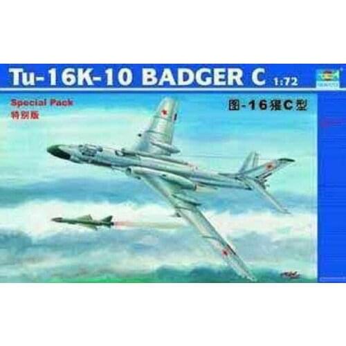 Trumpeter Model 1/72 01613 Tu-16K-10 Badger C