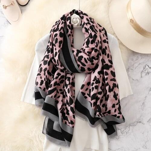 New Designer Fashion Leopard Viscose Shawl Scarf Women High Quality Autumn Winter Wrap Pashmina Stole Bufandas Muslim Hijab