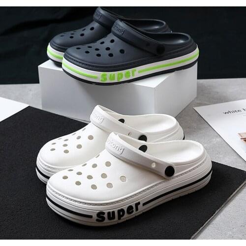 2021 Women Sandals Summer Hole Shoes Rubber Clogs Mens EVA Garden Ladies Shoes Black Beach Flip Flops Flat Men Sandals Slippers