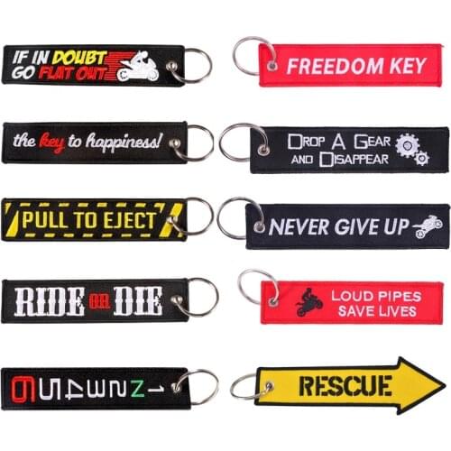 Fashion Embroidery Car Keychains Never Give UP Double Side Tag Novelty Keychain for Motorcycle Keys Keyring Men Boyfriend Gift