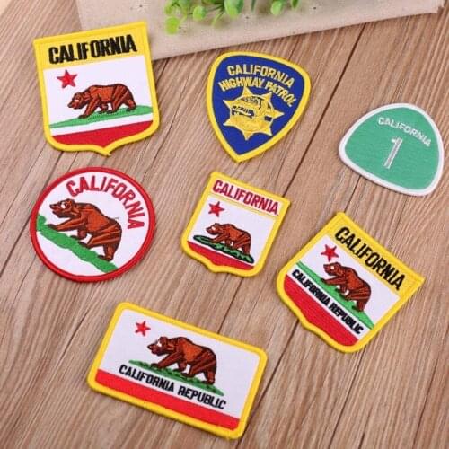 PGY 1PCS Creative Cheap Embroidery Patch Iron On Clothes lovely CALIFORNIA Brown bear for Clothes DIY Decorative Jacket Stickers