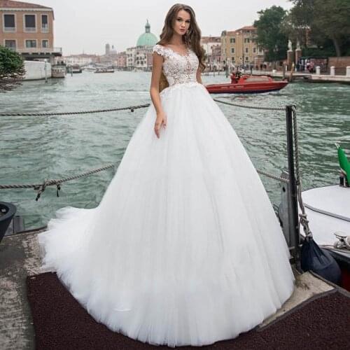Fanweimei Princess Wedding Dresses 2020 Scoop Cap Sleeves Appliques Lace Custom Made Beaded Vintage Wedding Gowns Bride Dresses