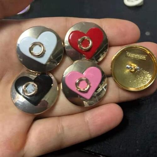High-end metal buttons have stamp 10 pieces a lot golden white black heart-shaped buttons clothing buttons jewelry accessories