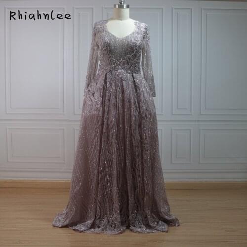 Rhiahnlee Long Sleeve Dubai Pink Evening Dresses New Design A Line Beading V Neck Lace Evening Gowns 2021