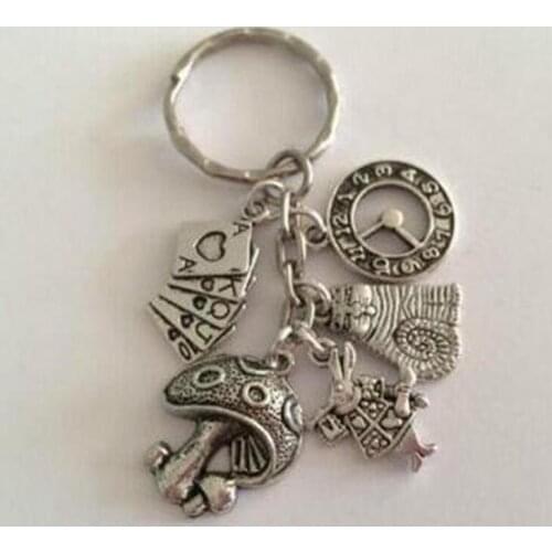 ALICE IN WONDERLAND themed Charm KeyChains Gift Plating Pendant 25mm Round Split Keyrings Keychain Metal Keyring Fashion