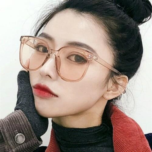 2019 Oversized Sunglasses Women Men Brand Design Luxury Square Shape Rivet Decoration Women Sunglasses Retro Vintage Big Frame