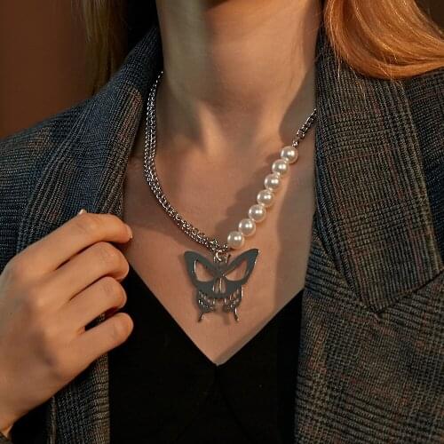 Big Hollow Butterfly Necklace Neck Chains Pendant Jewelry For Women Punk Choker Pearl Goth Jewelry Accessories