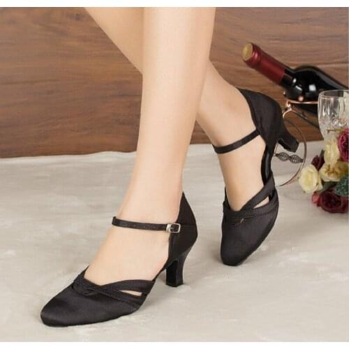 Popular Black Purple Color Female Latin Dancing Shoes Womens Closed Toe Salsa Shoes Party Ballroom Dancing Shoes Tango Shoes