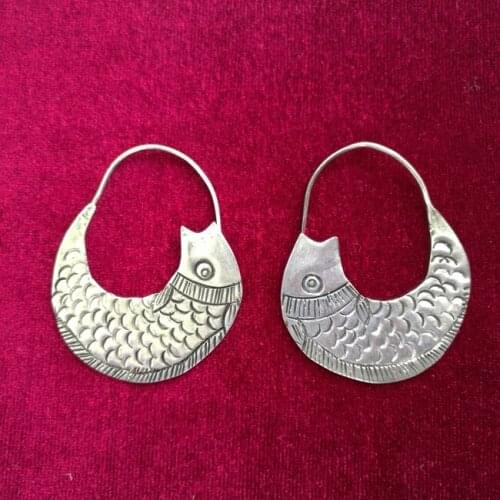 Old style hand made of silver and silver as old earrings earrings with earrings and earrings with fish shaped fish Earrings