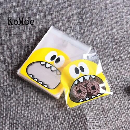 500pcs 10x10+3cm Cartoon Seal Adhesive Plastic Bags Wedding Birthday Party Candy Cookies Jewelry Gift Packaging Bags Pouches