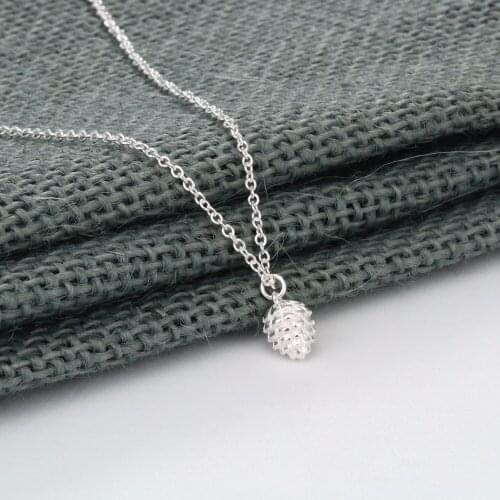 CHENGXUN 2020 2021 Trend Solid Honeycomb Pendant Necklace Animal Art Vintage Chain Choker Statement Necklace