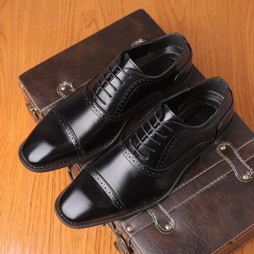 2021 Fashion Oxford Shoes Men Brogues Shoes Lace-Up Bullock Business Wedding Dress Shoes Male Formal Shoes