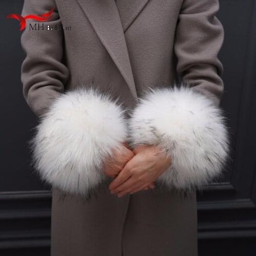 New ladies raccoon arm warmers sets natural color real raccoon fur cuffs ladies coat arm sets winter sleeves sleeve wrist warmer