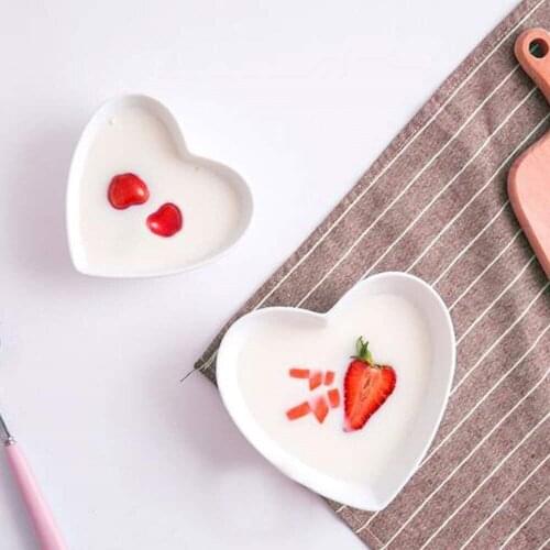 1PC Cute Heart Small Saucer Shape Mini Plate Ceramics Cartoon Dish Creative Snack Plate Salad Dinner Tray Sauce Dish