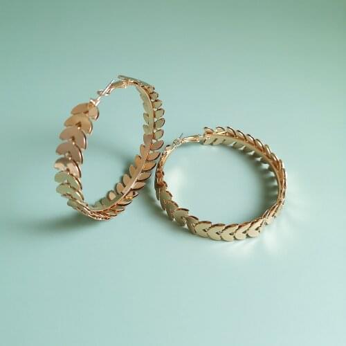 Vintage Gold Color Metal Leave Big Circle Hoop Earrings for Women Girl Geometric Round Statement Earrings Fashion Party Jewelry