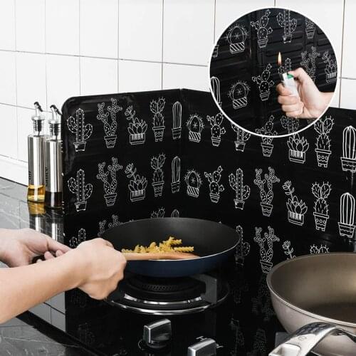 Kitchen Oil Proof Baffle Aluminum Foil Stove Plate Prevent Oil Splash Cooking Heat Resistance Kitchen Guard Tools