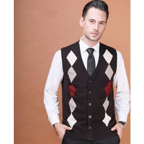 Mens autumn & spring argyle pattern wool sweater vest male office casual v-neck plaid buttons sweater vest cardigan sleeveless