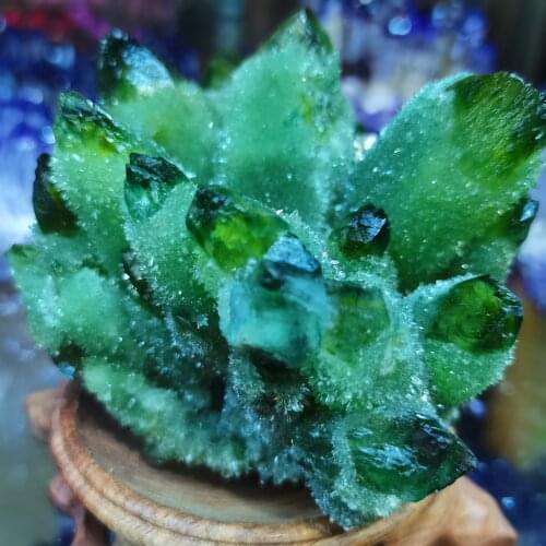 Natural green transparent crystal cluster stone ore demagnetization stone purification healing energy stone decoration