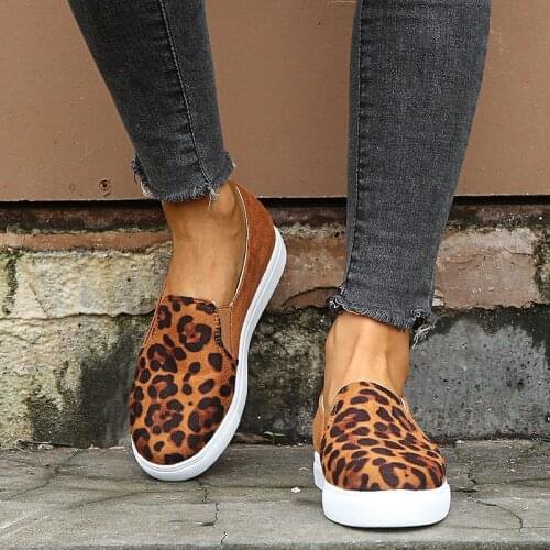 Large size canvas shoes womens new thick bottom European and American wild comfortable womens single shoes leopard lazy shoes