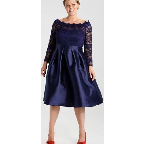 Hot Sale 2021 New Short Mother of the Bride Dresses Navy Blue Lace Long Sleeves Bateau Neck Wedding Guest Gowns Knee Length
