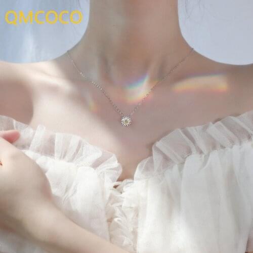 QMCOCO Birthday Party Necklace For Women Trendy Cute Flowers Pendant Clavicle Chain Elegant Party Jewelry Gifts