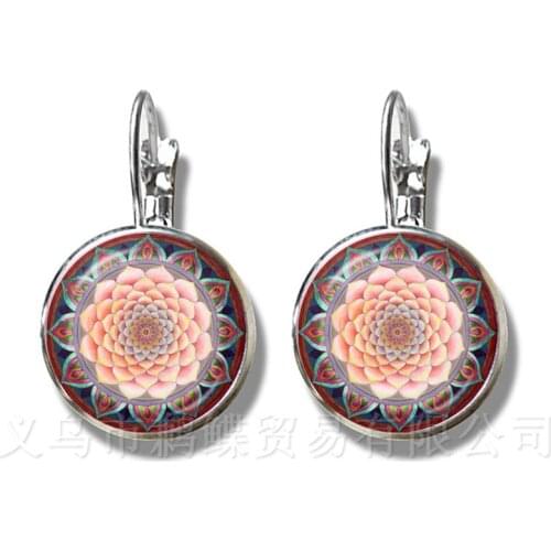 2018 New 16mm Glass Cabochon Earrings Mandala Lotus Om Symbol Buddhism Zen Henna Yoga Stud Earrings Jewelry For Women Girls