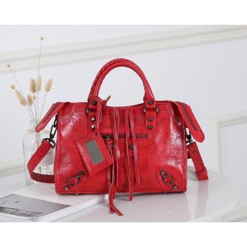 2021 New Style Lambskin Handbag Rivet Tassel Punk Womens Bag Design Genuine Leather Shoulder Bags