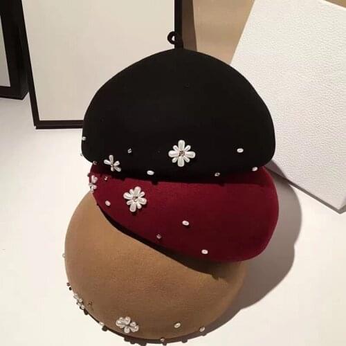 New Fashion Wool Felt Enchanted Wedding Hat Cocktail Party Retro Pearl Flowers Ladies Winter Solid Beret Warm Hat Ceremonial Cap