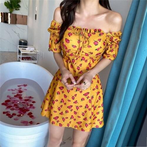 2021 Womens One Piece Swimsuit New Short Sleeve Suspender Swimwear Korean Style Low Cut Beachwear with Pads Wire-free M-XL