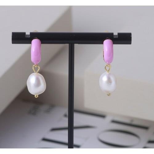 Niche design sweet gentle temperament candy color enamel C-shaped inlaid freshwater pearl temperament earrings earrings