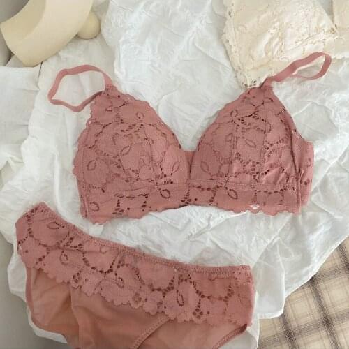 Sexy lace triangle cup underwear womens thin plus size comfortable lingerie with panties without steel ring gather bra set