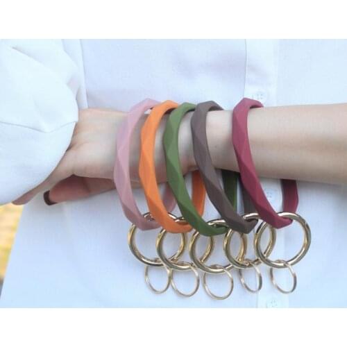 100pcs Silicone Bracelet Keychain Prismatic Bangle Unisex Geometric Key Ring Accessories Gift Purse Hang Decor SN3389