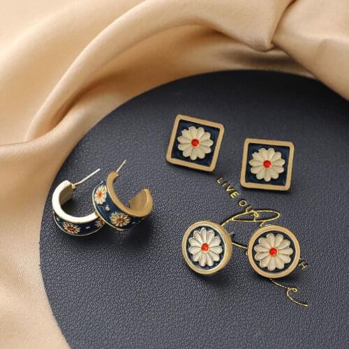2021 New French Style Daisy Earrings Dark Blue Simple Elegant Style Earrings Geometric Earrings Gift Jewelry Wholesale Earrings