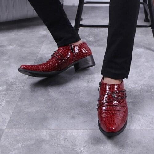 Fashion Mens Shoes Italian Retro Mens Flat Leather Shoes Autumn Mens Leather Casual Rivet Design Oxford Shoes