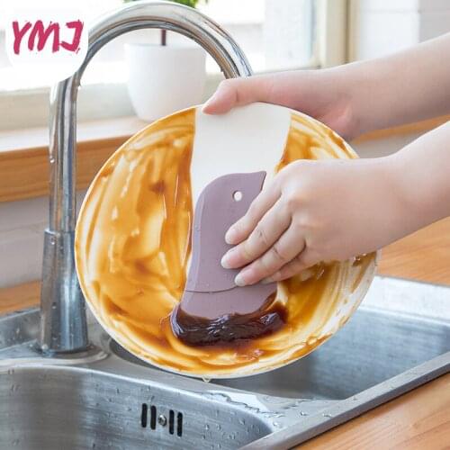 Kitchen Gadget Dirty Stains Cleaning Wiping Board Scraper Cute Penguin Shape Baking Soft Blade Scraper Oil Dish Plate Scraping