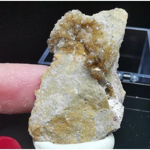 Natural high quality aluminum fluoride anhydrite and Fluorite Crystal crystal healing energy stone decorative QUARTZ GEM (box)