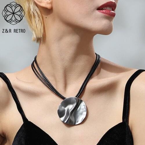 2021 Chain Metal Necklaces Adjustable Zinc Alloy Leather Rope Necklace Women Jewelry Round Pendants Necklaces Christmas Present