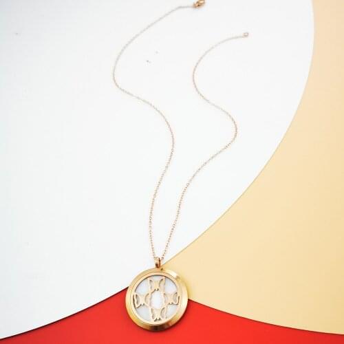 European and American retro fashion trendy men and women hollow butterfly clavicle chain pendant