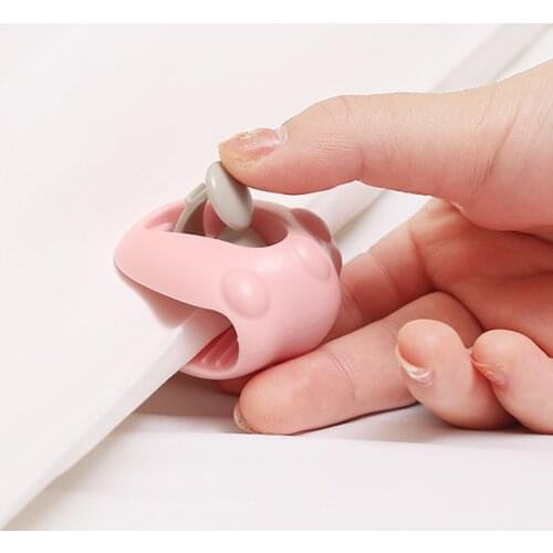 6Pcs Bed Sheet Clips Non-Slip Quilt Sheet Holder Mattress Cover Blankets Home Grippers Clip Holder Fasteners Clothes Pegs