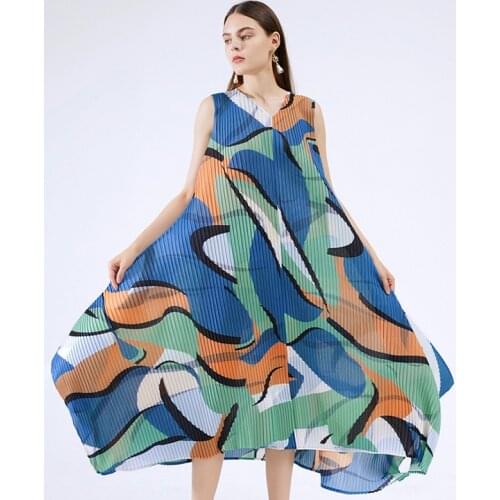 Miyake Pleated Sleeveless Geometric Painted Printed dress summer 2020 V-neck Waist Wide Loose Oversized dress Beach Korean Dress