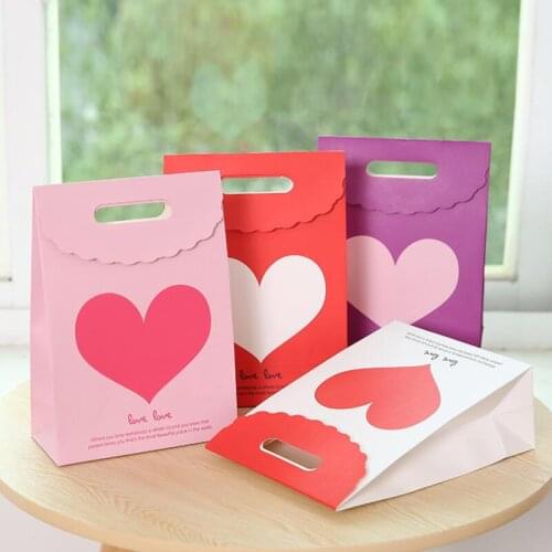 10pcs/lot Heart Print Red Paper Bag Valentines Day Love Flip Gift Package Bag Fashion Wedding Candy Bag