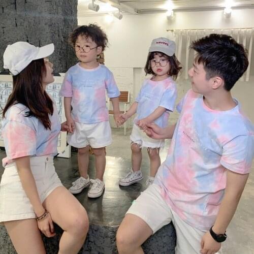 2021 New Summer Matching Mother Daughter Clothes Tie-dyed Family Matching Parent-child Outfit T-shirts Fashion Japan And Korea